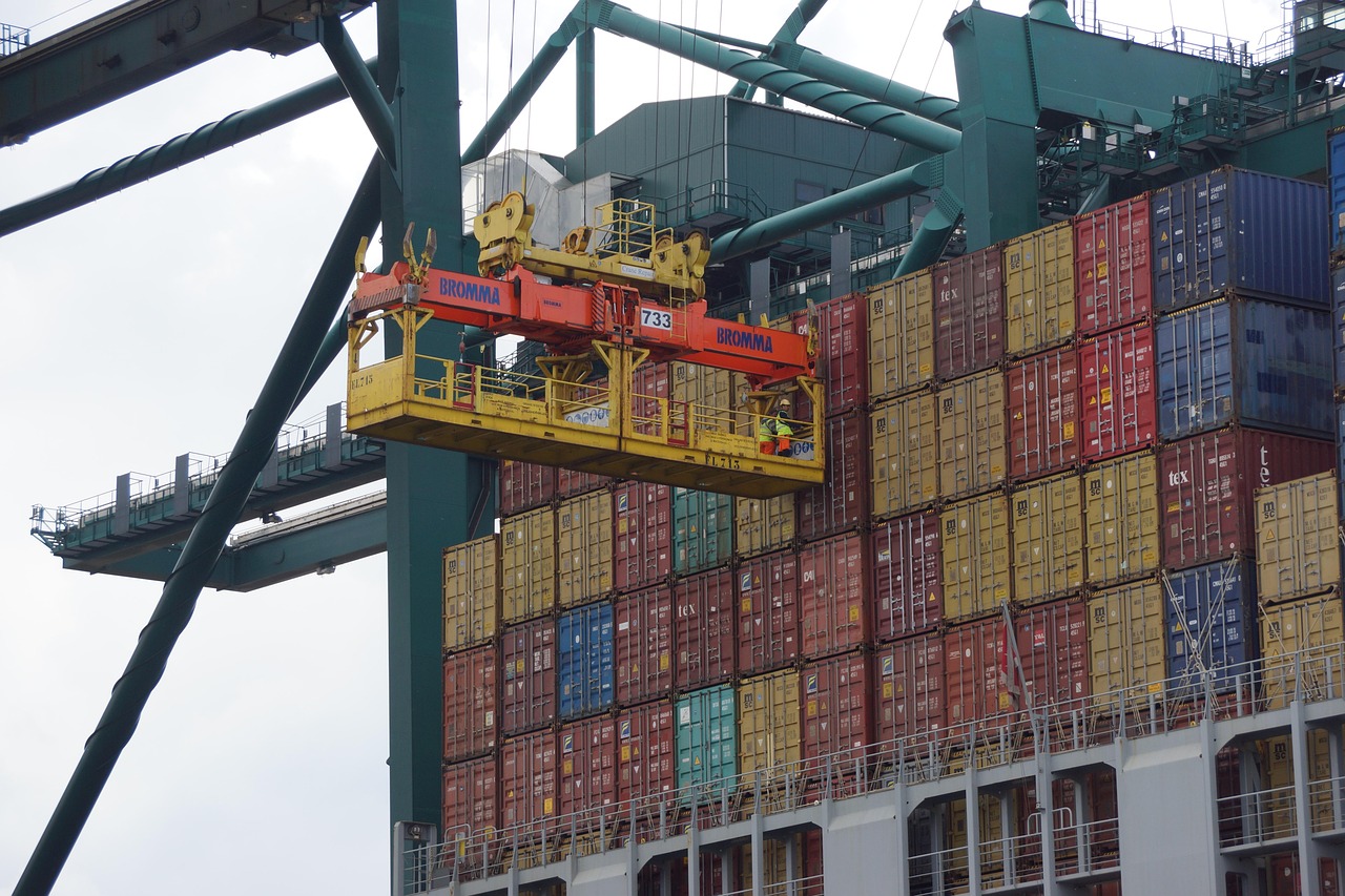 découvrez nos solutions logistiques innovantes pour optimiser la gestion de votre chaîne d'approvisionnement et garantir des livraisons rapides et fiables.