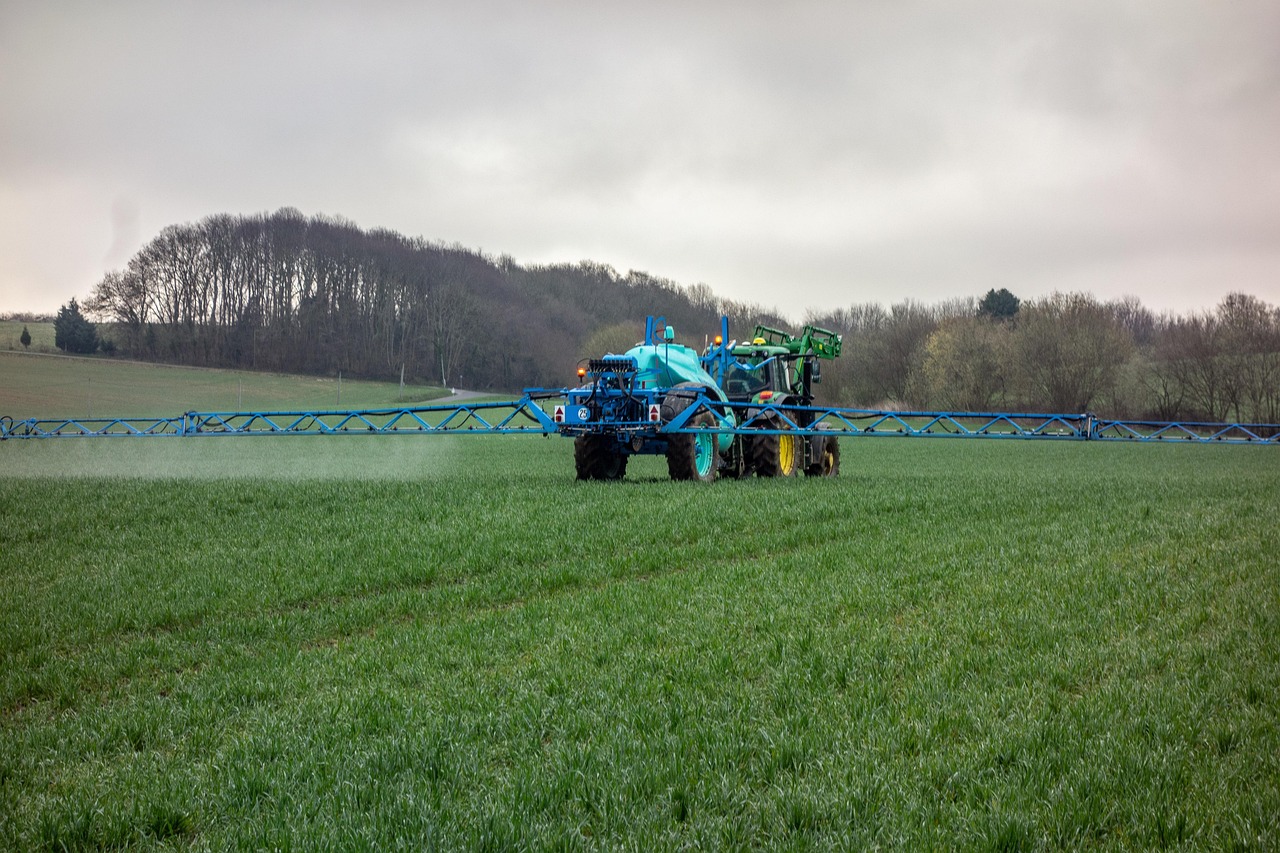 découvrez tout ce que vous devez savoir sur les pesticides : leurs types, leurs usages, ainsi que leurs impacts sur l'environnement et la santé. informez-vous sur les alternatives durables et les bonnes pratiques pour réduire l'utilisation des pesticides dans l'agriculture.