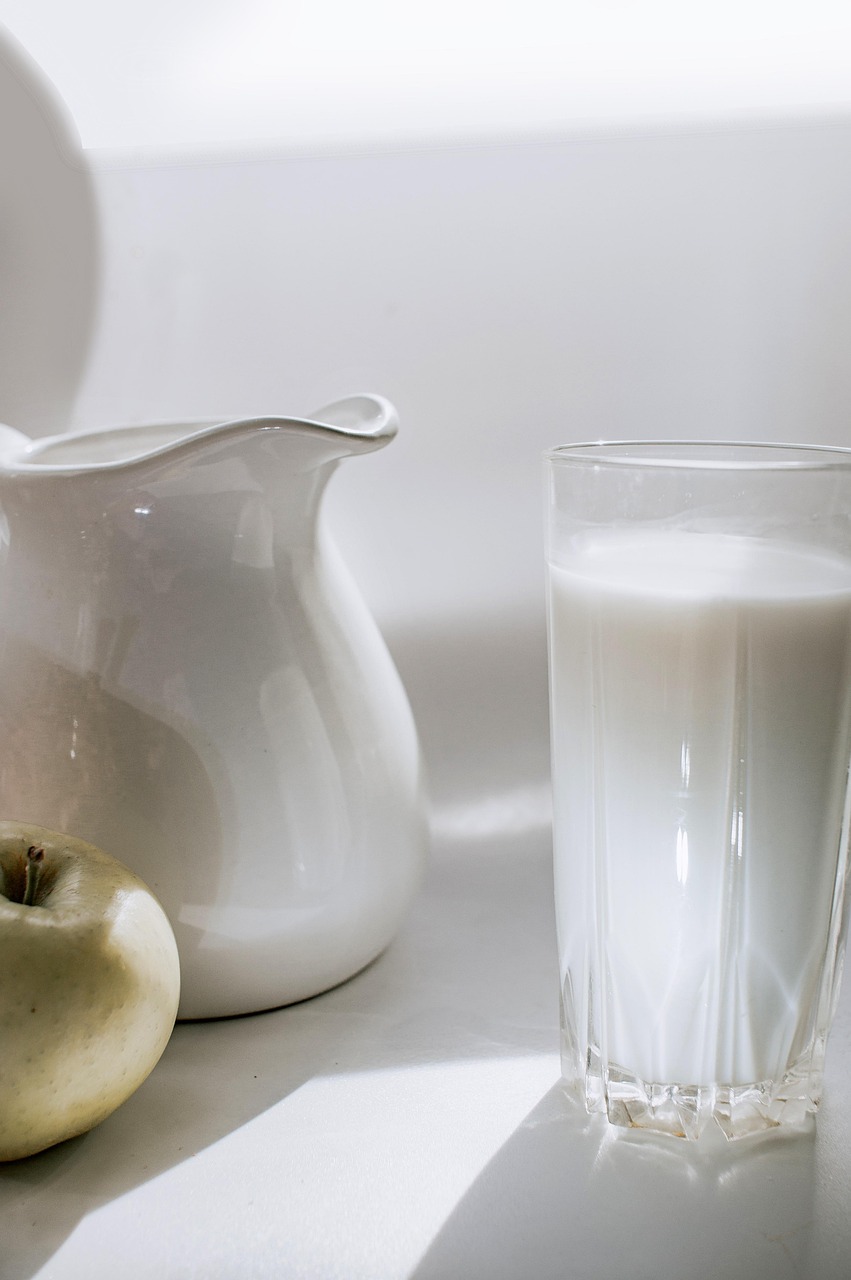 découvrez comment la production laitière carboneutre révolutionne l'industrie agricole en minimisant l'empreinte carbone, tout en garantissant des produits laitiers de haute qualité et respectueux de l'environnement. explorez les pratiques durables qui transforment l'élevage et la production laitière pour un avenir plus vert.