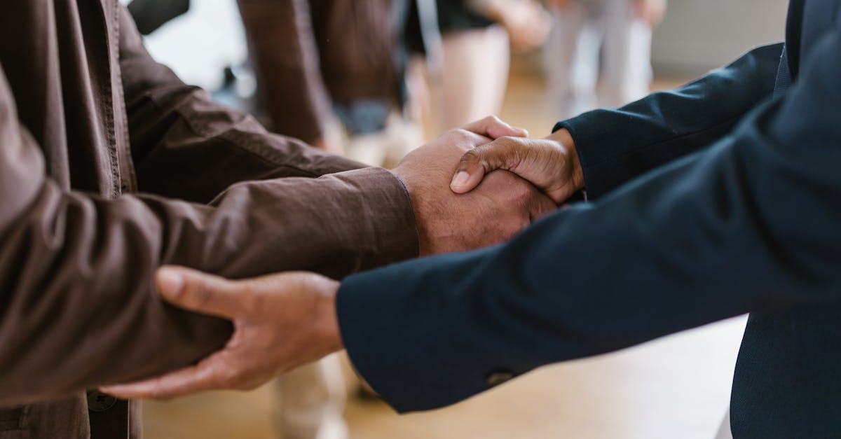 découvrez comment les entreprises socialement responsables intègrent des pratiques durables et éthiques dans leurs opérations pour bénéficier à la société et à l'environnement, tout en renforçant leur compétitivité sur le marché.