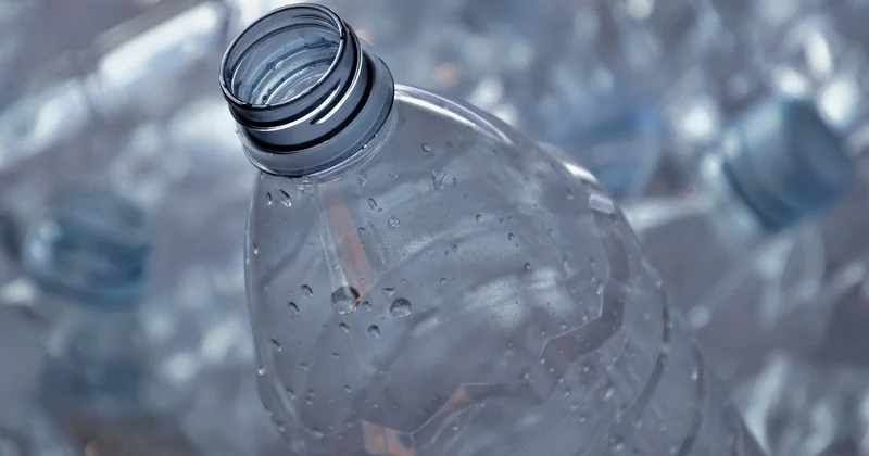 De quel plastique parle-t-on, et pourquoi ça change tout