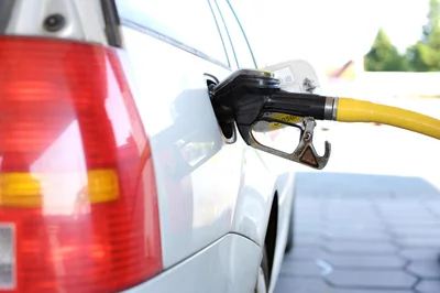 Passer son véhicule au Superéthanol-E85 : une option rentable pour réduire vos dépenses carburant ?