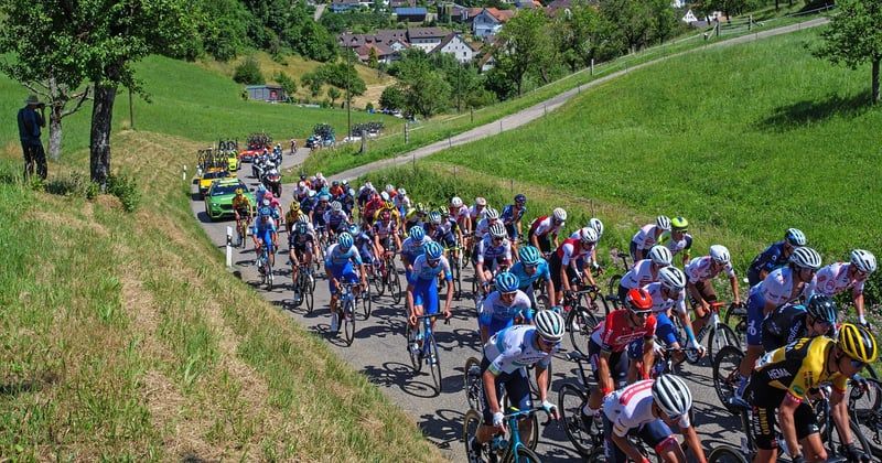 Comment recycler les bidons d'eau sur un tour cycliste : le guide
