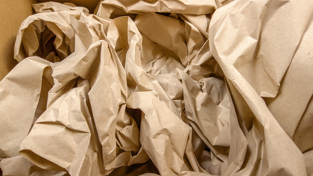 d&eacute;couvrez l'upcycling : transformez vos objets et mat&eacute;riaux anciens en cr&eacute;ations uniques et &eacute;cologiques pour un mode de vie durable.